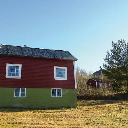 Two-bedroom In Holiday home Skanevik