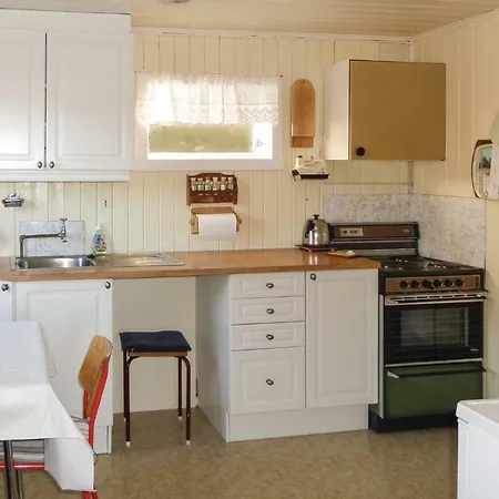 Two-bedroom In Holiday home Skanevik